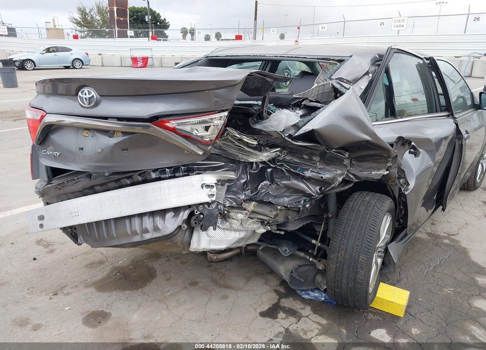 2015 TOYOTA CAMRY SE VIN: 4T1BF1FK3FU092546