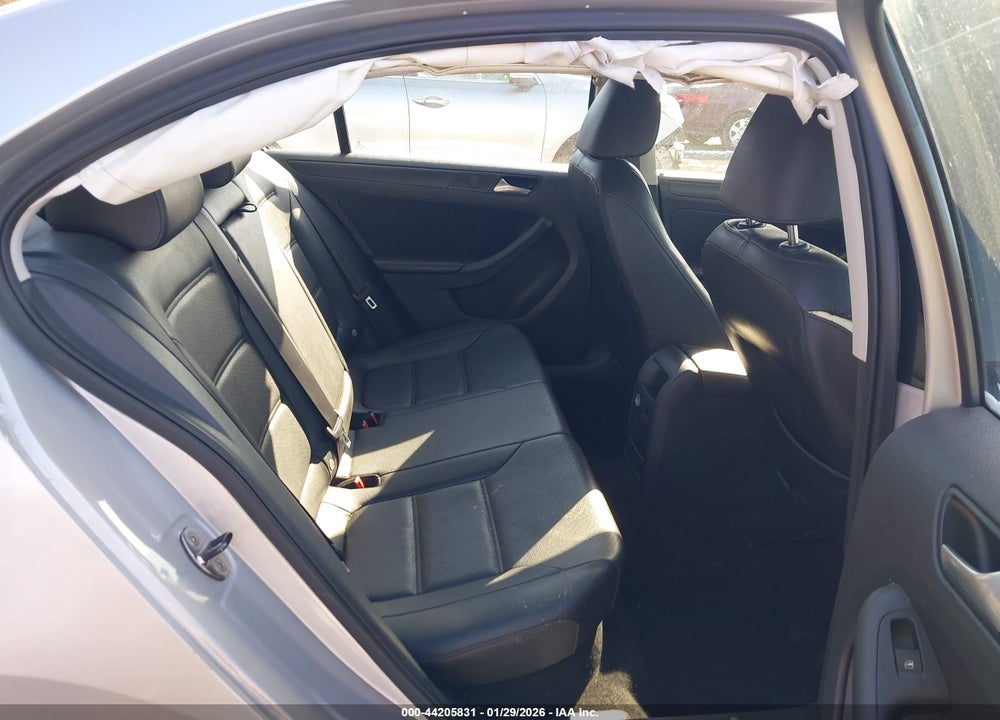2014 VOLKSWAGEN JETTA 1.8T SE VIN: 3VWD17AJ4EM418447