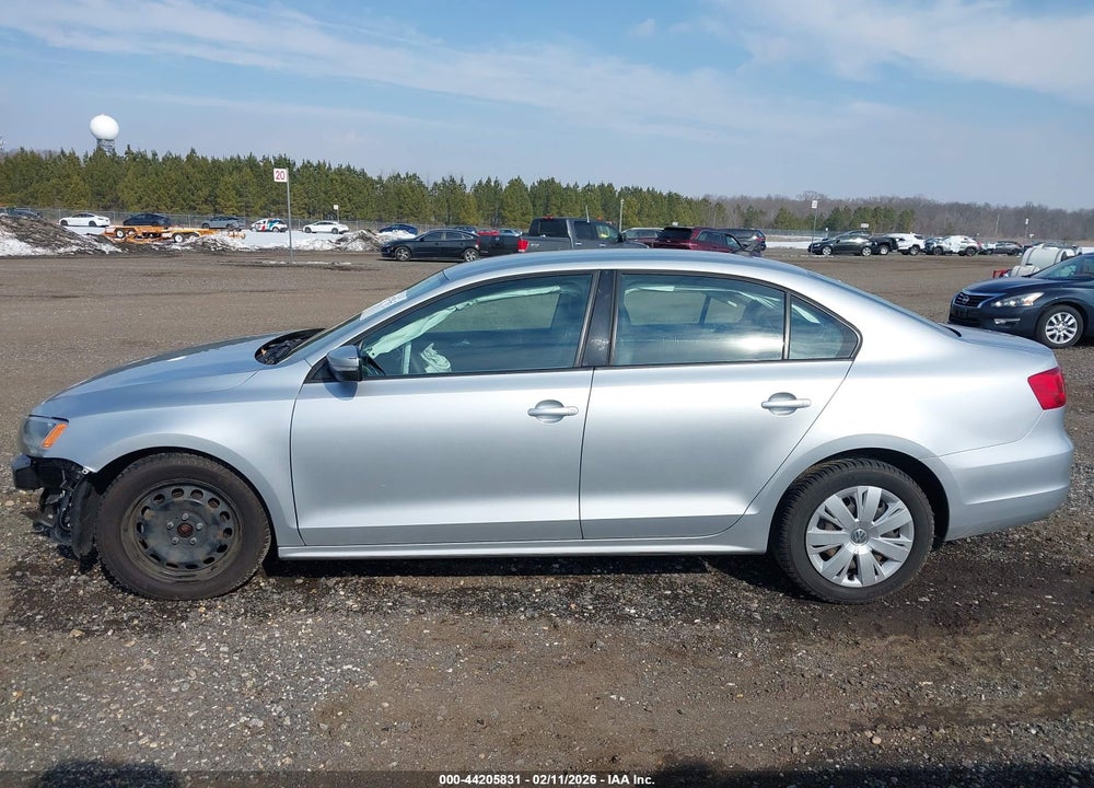 2014 VOLKSWAGEN JETTA 1.8T SE VIN: 3VWD17AJ4EM418447