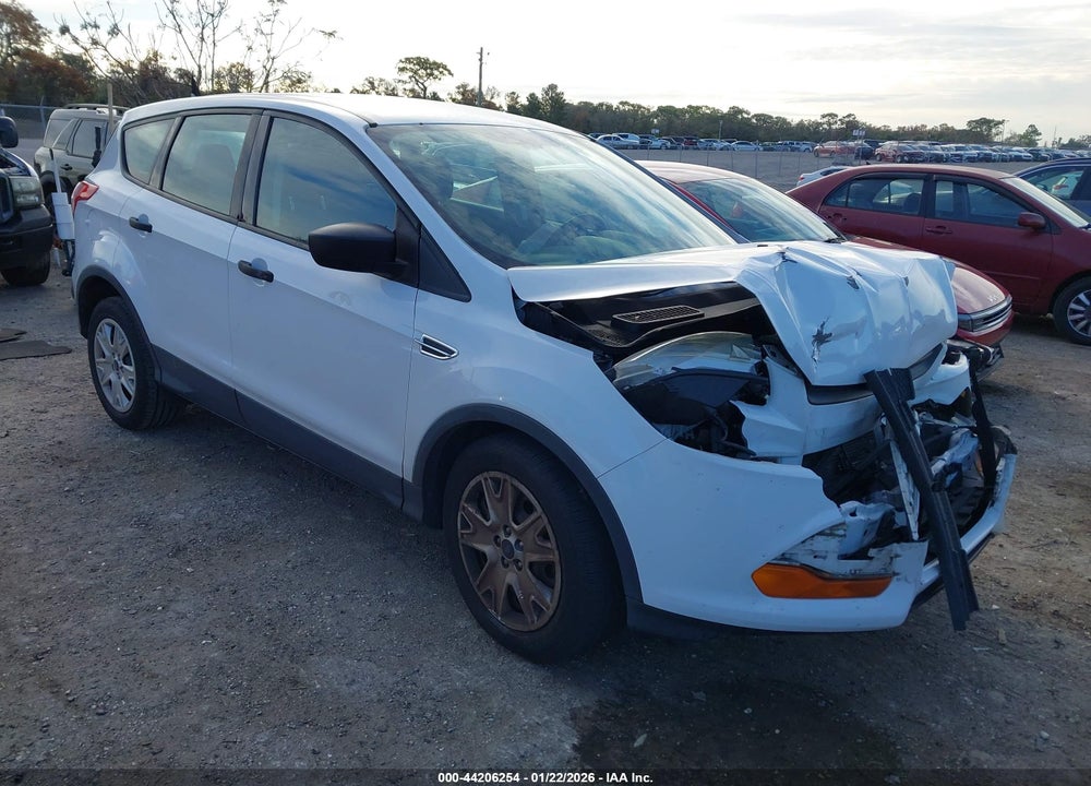 2014 FORD ESCAPE S VIN: 1FMCU0F78EUA67334