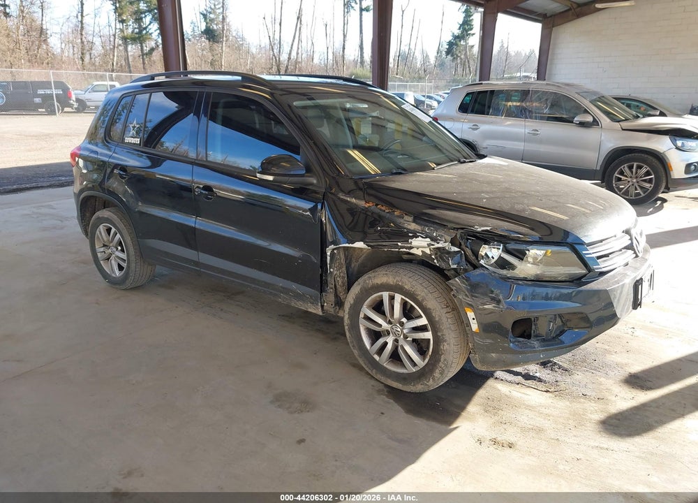 2016 VOLKSWAGEN TIGUAN S VIN: WVGBV7AX8GW066216