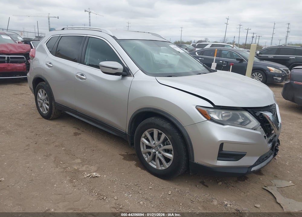 2018 NISSAN ROGUE SV VIN: KNMAT2MT5JP553943
