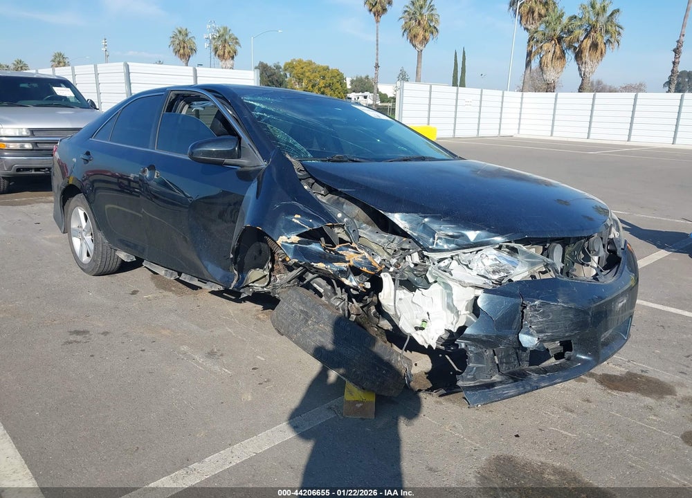 2014 TOYOTA CAMRY SE VIN: 4T1BF1FK5EU729399