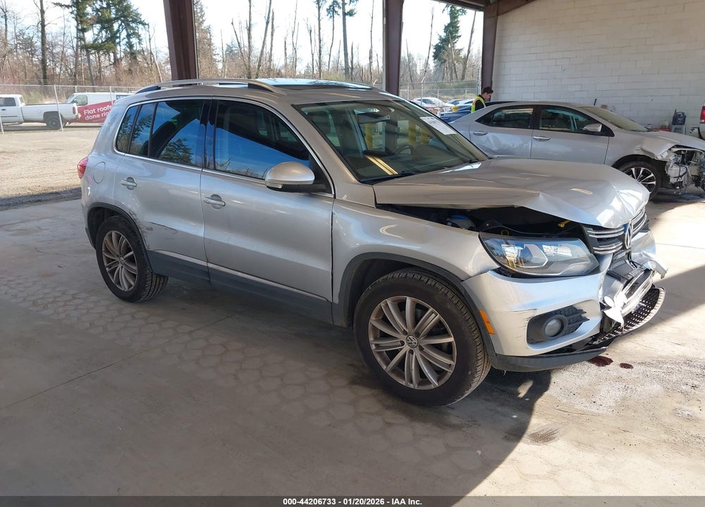 2016 VOLKSWAGEN TIGUAN SE VIN: WVGBV7AX8GW534171