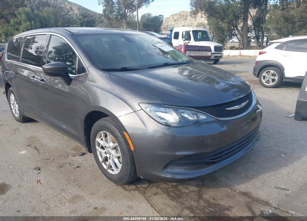 2018 CHRYSLER PACIFICA LX VIN: 2C4RC1CG3JR274538
