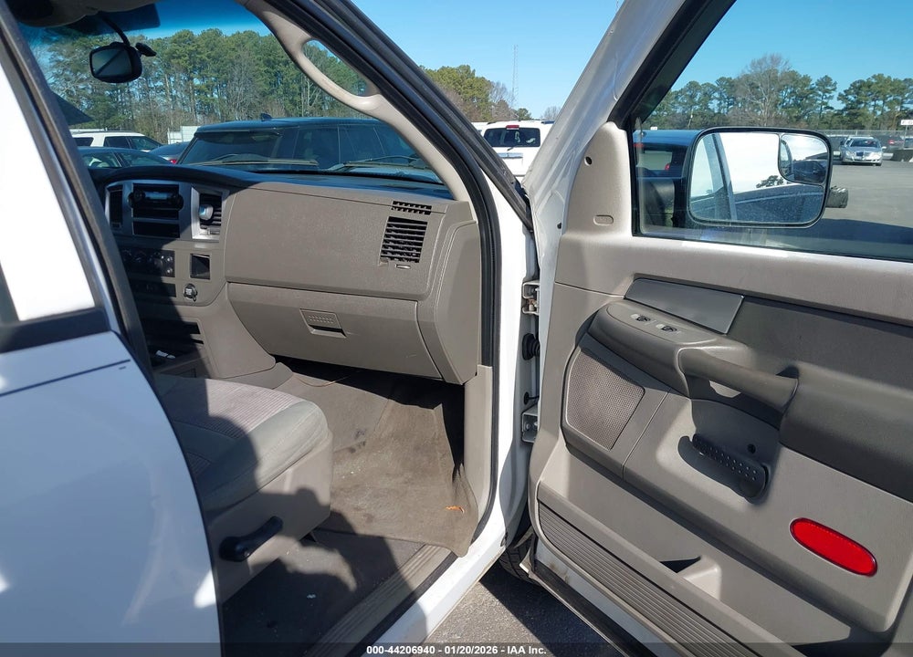 2008 DODGE RAM 1500 SLT VIN: 1D3HA18N18J139525