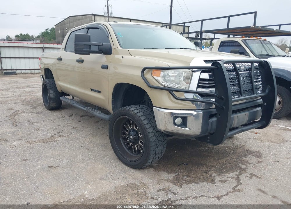 2017 TOYOTA TUNDRA SR5 5.7L V8 VIN: 5TFEW5F17HX217372
