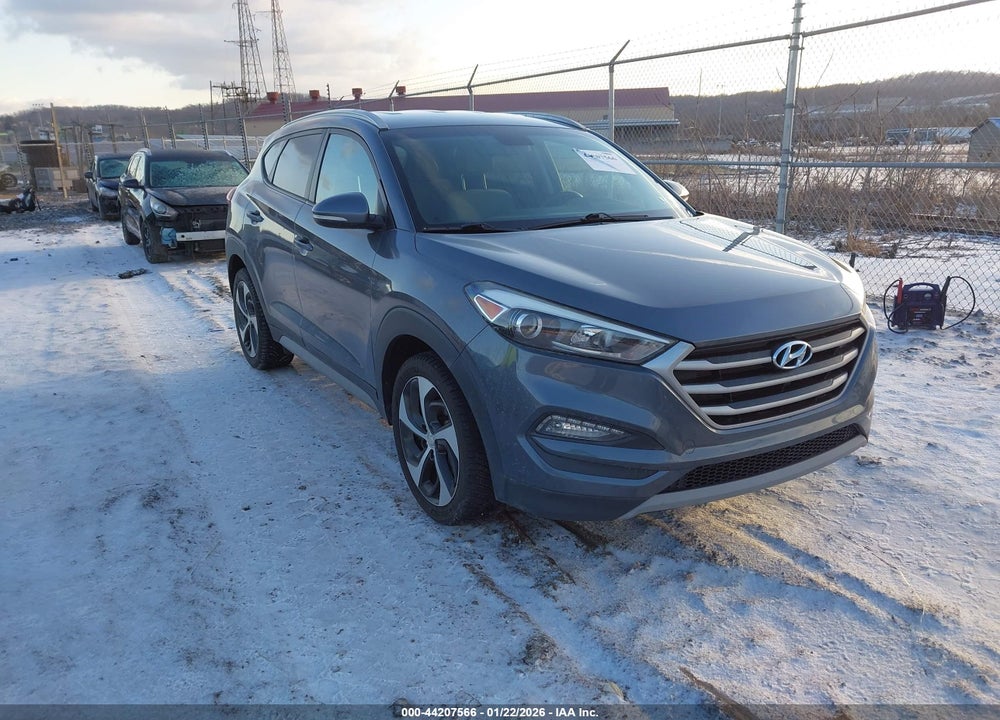 2018 HYUNDAI TUCSON SPORT VIN: KM8J3CAL2JU725384