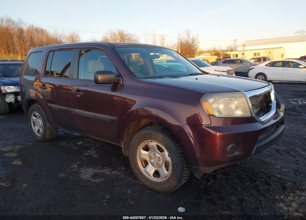 2011 HONDA PILOT LX VIN: 5FNYF4H23BB061541