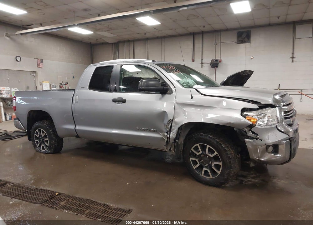 2017 TOYOTA TUNDRA SR5 4.6L V8 VIN: 5TFUM5F13HX070355