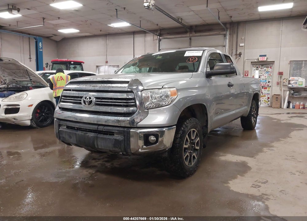 2017 TOYOTA TUNDRA SR5 4.6L V8 VIN: 5TFUM5F13HX070355