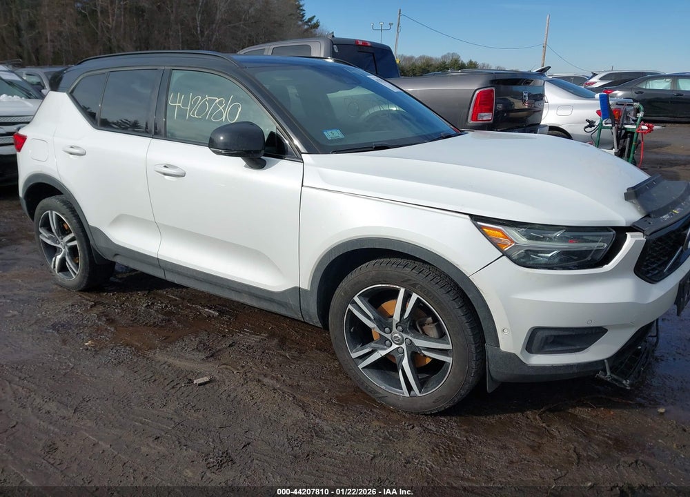 2019 VOLVO XC40 T5 MOMENTUM/T5 R-DESIGN VIN: YV4162XZ3K2005877