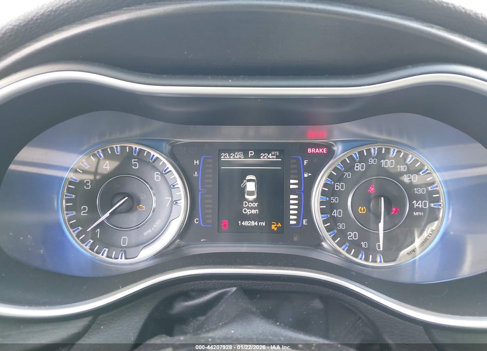 2015 CHRYSLER 200 LIMITED VIN: 1C3CCCAB8FN711502