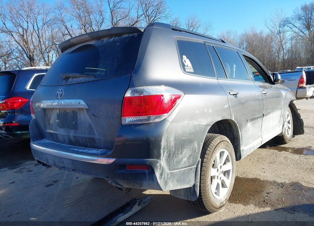 2011 TOYOTA HIGHLANDER BASE V6 VIN: 5TDZK3EHXBS037980