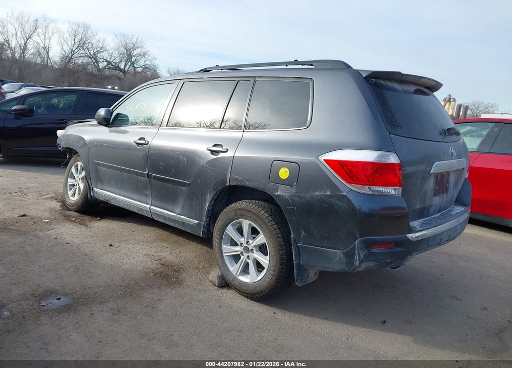 2011 TOYOTA HIGHLANDER BASE V6 VIN: 5TDZK3EHXBS037980