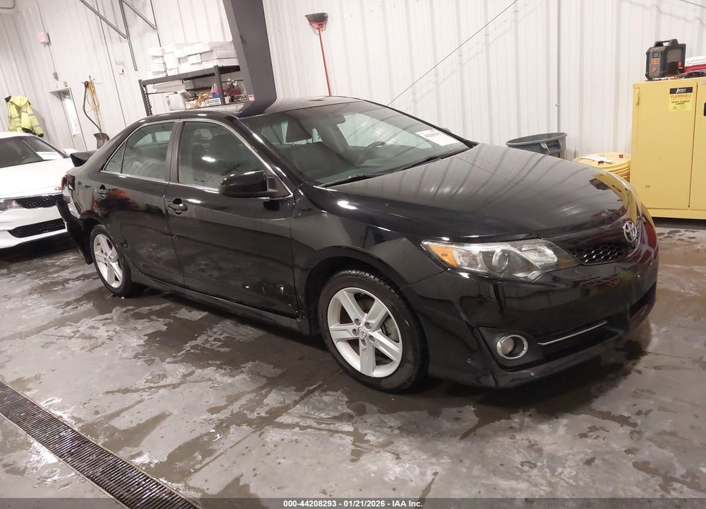 2014 TOYOTA CAMRY SE VIN: 4T1BF1FK8EU768472
