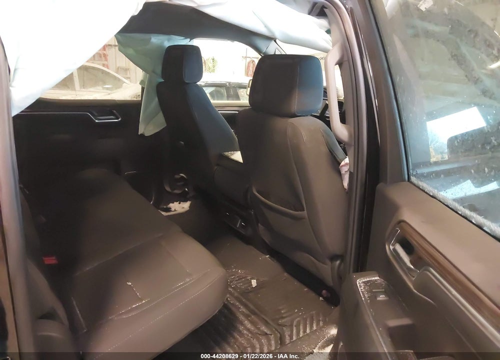 2024 CHEVROLET SILVERADO 1500 4WD  SHORT BED LT WITH 2FL VIN: 1GCPDKEK5RZ350466