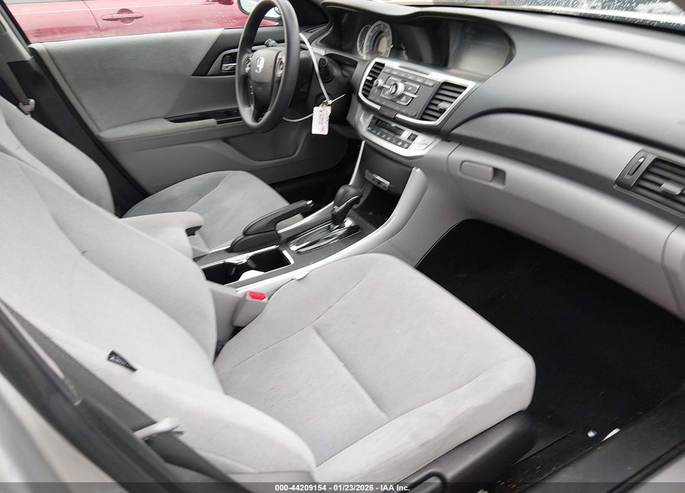 2013 HONDA ACCORD LX VIN: 1HGCR2F32DA012586