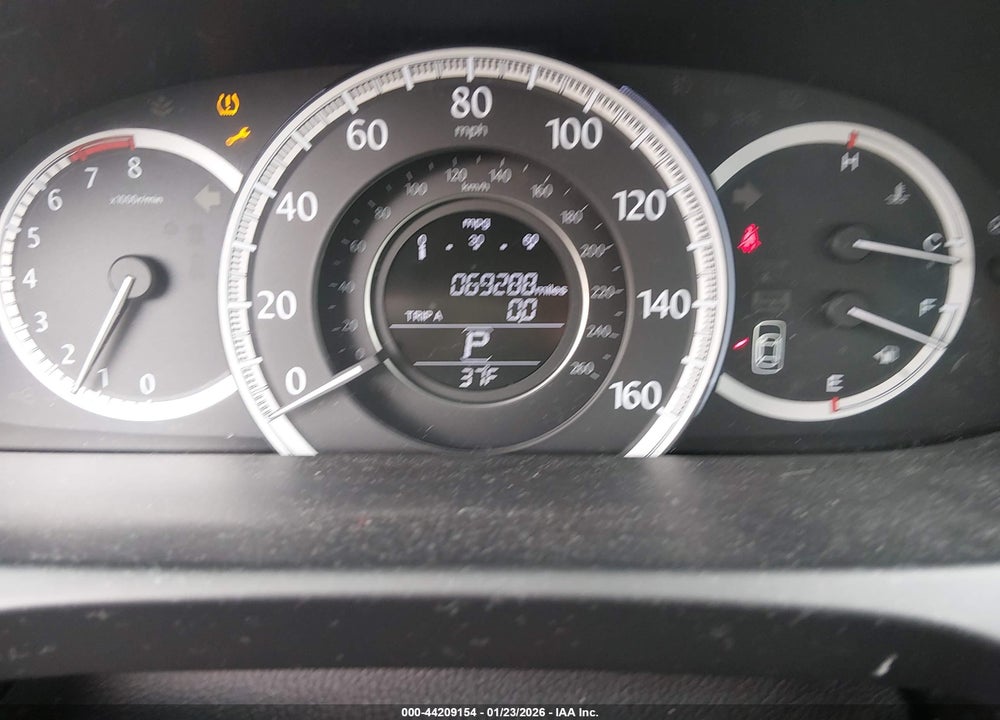 2013 HONDA ACCORD LX VIN: 1HGCR2F32DA012586