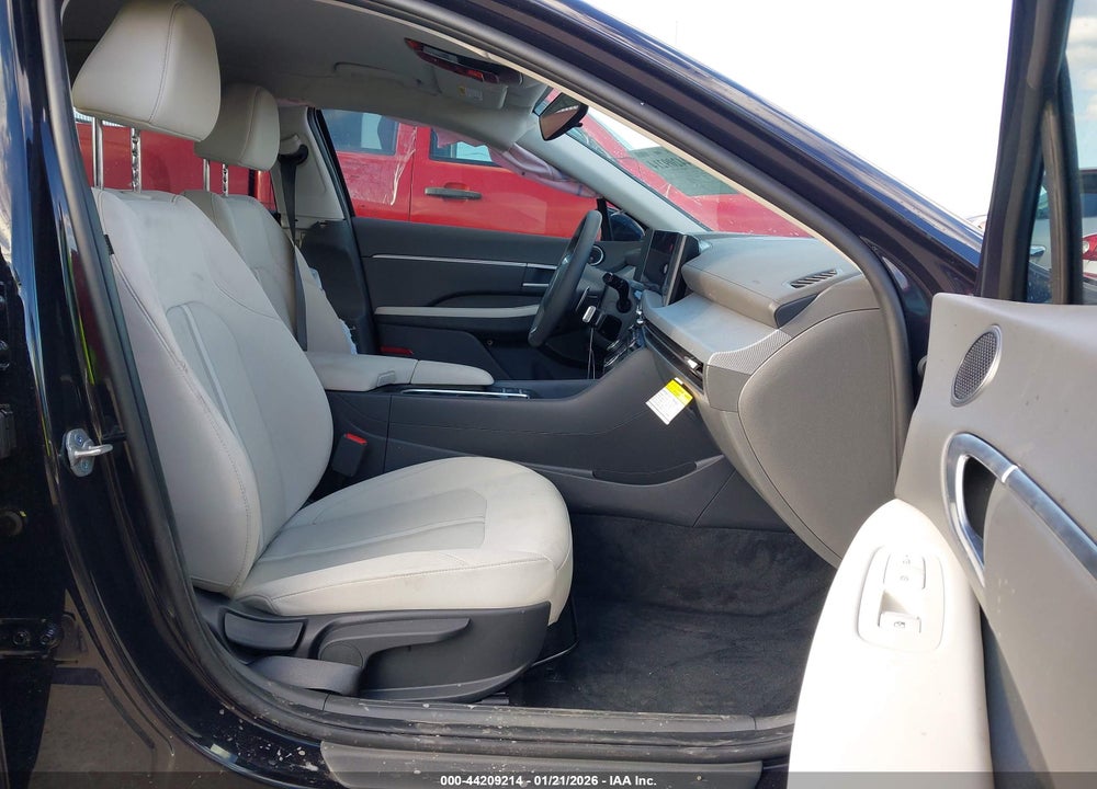 2025 HYUNDAI SONATA SEL VIN: KMHL64JA2SA515830