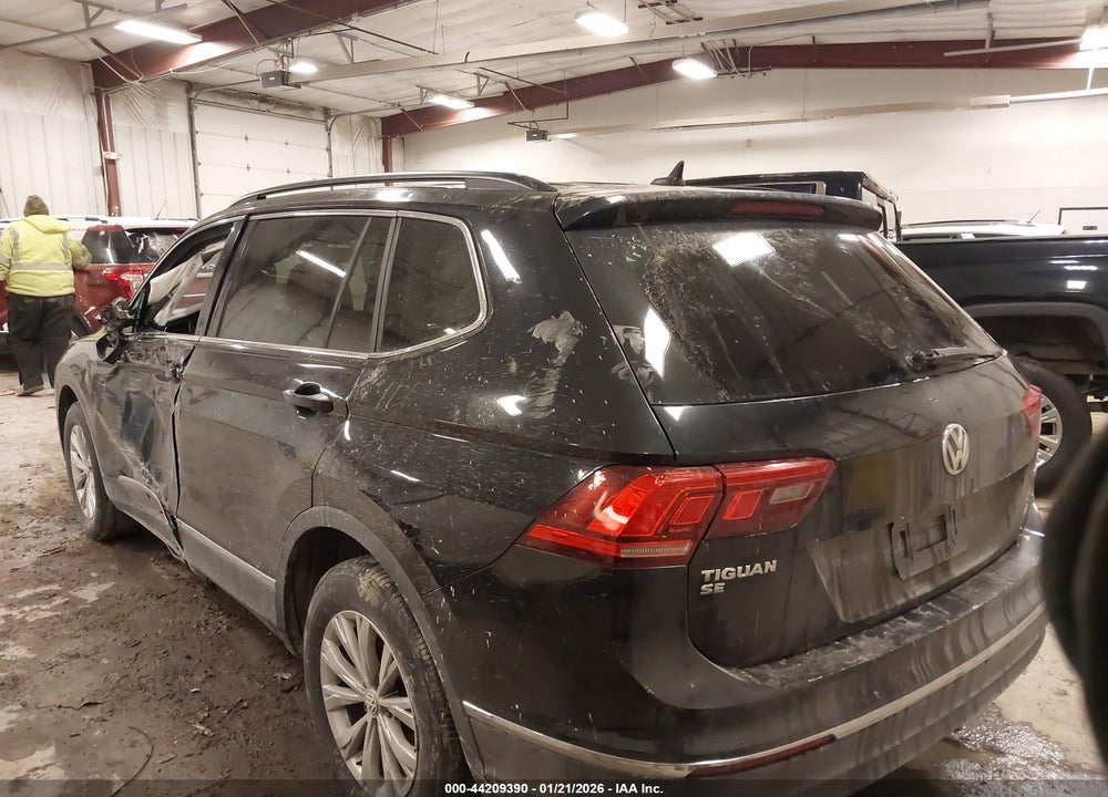 2018 VOLKSWAGEN TIGUAN 2.0T SE/2.0T SEL VIN: 3VV2B7AX7JM072238