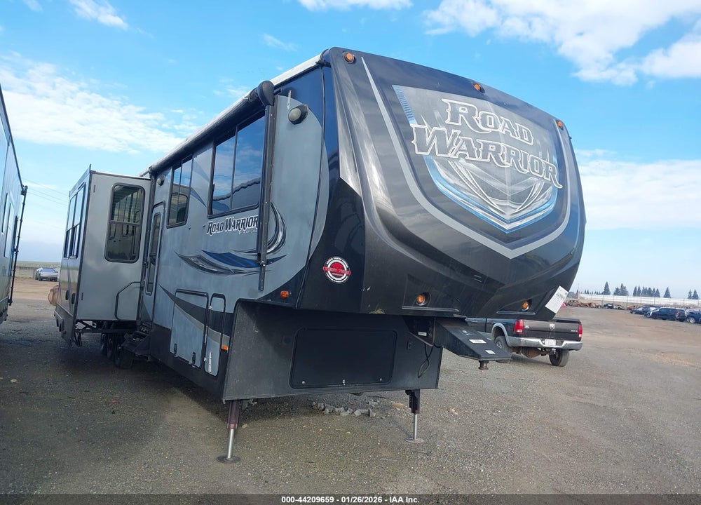 2016 HEARTLAND ROAD WARRIOR 425RW VIN: 5SFCG4539GE306174