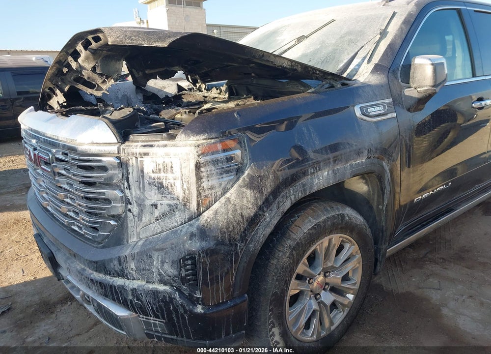 2022 GMC SIERRA 1500 4WD  SHORT BOX DENALI VIN: 3GTUUGETXNG639412