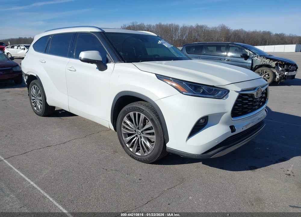 2022 TOYOTA HIGHLANDER PLATINUM VIN: 5TDFZRAH3NS090659