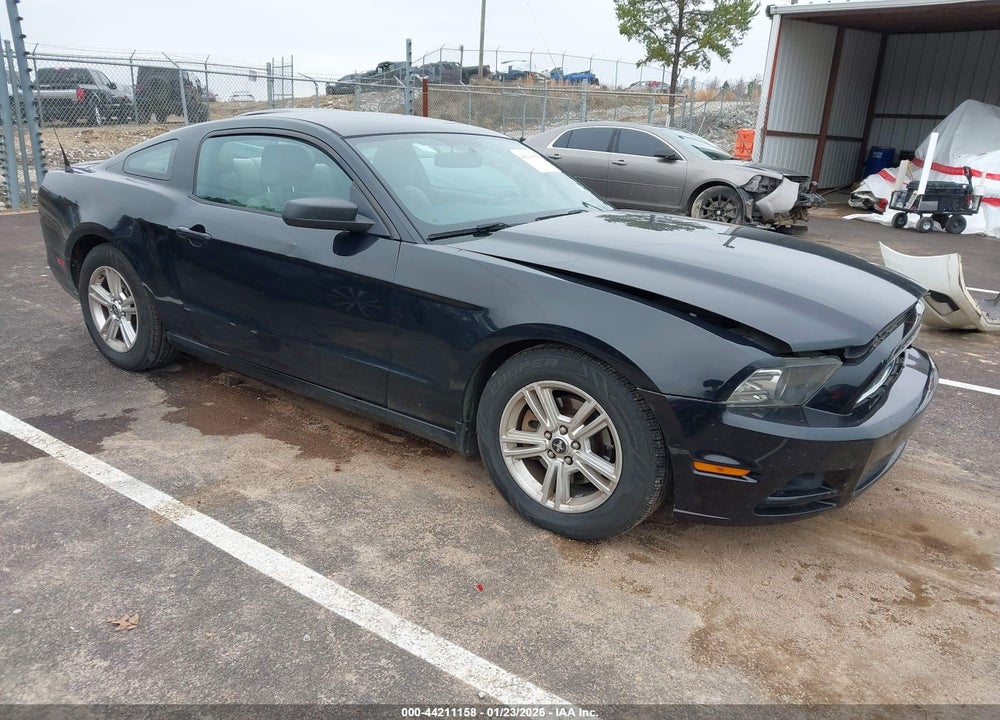 2014 FORD MUSTANG V6 VIN: 1ZVBP8AM0E5305543