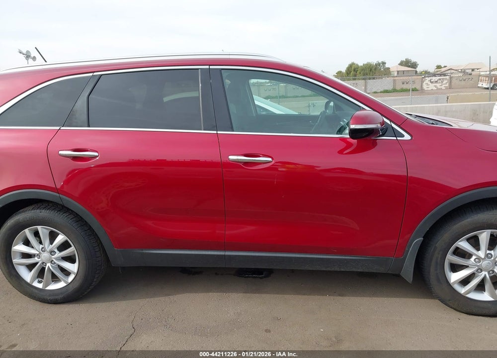 2016 KIA SORENTO 2.4L LX VIN: 5XYPG4A30GG127362