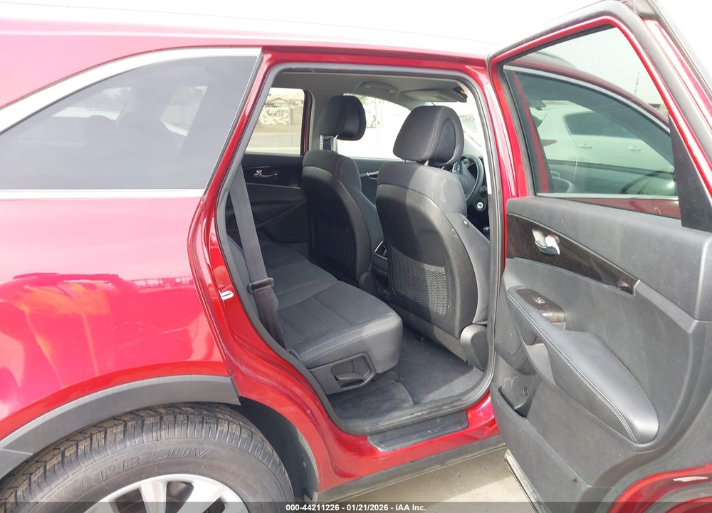 2016 KIA SORENTO 2.4L LX VIN: 5XYPG4A30GG127362