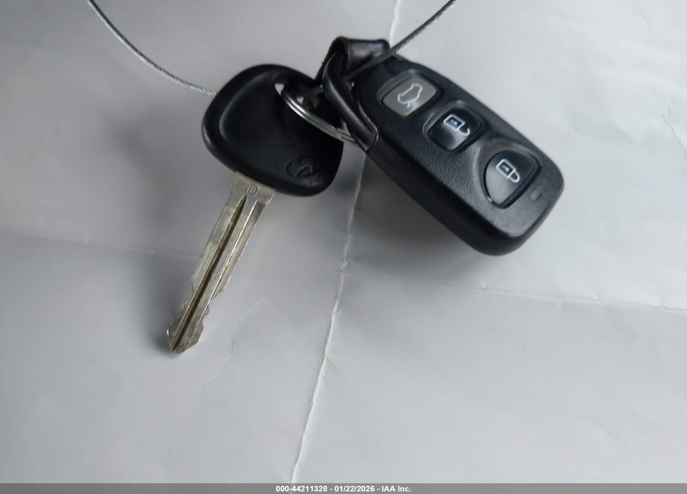 2008 HYUNDAI ELANTRA GLS/SE VIN: KMHDU46D78U341421