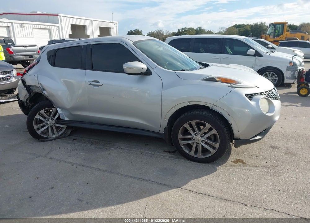 2015 NISSAN JUKE SV VIN: JN8AF5MR1FT502231