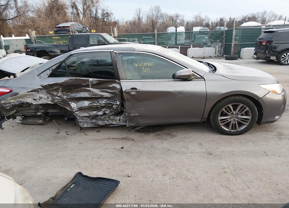2015 TOYOTA CAMRY SE VIN: 4T1BF1FK6FU111980