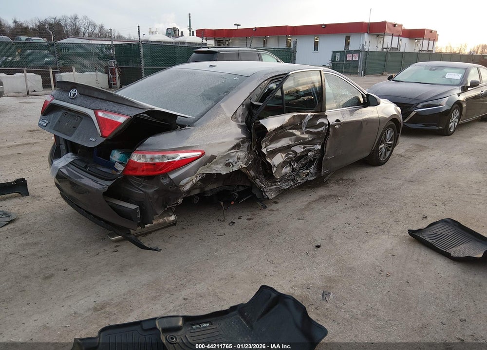 2015 TOYOTA CAMRY SE VIN: 4T1BF1FK6FU111980