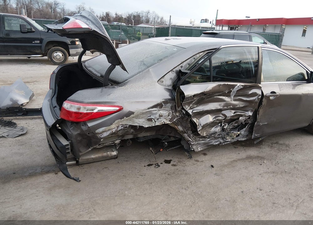 2015 TOYOTA CAMRY SE VIN: 4T1BF1FK6FU111980