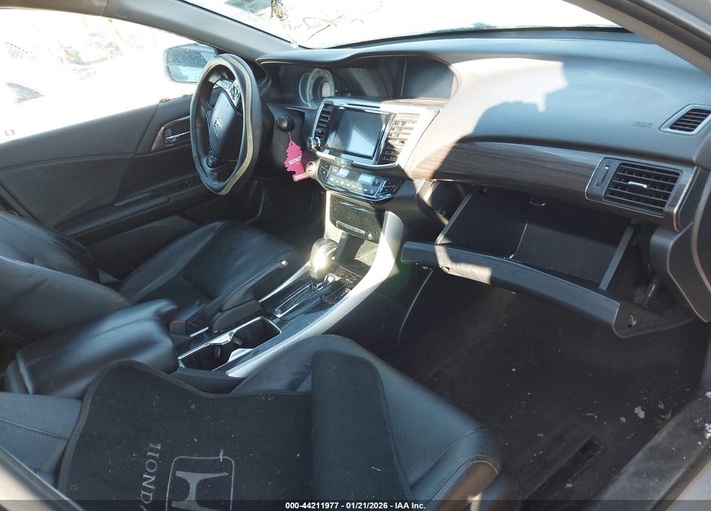 2017 HONDA ACCORD EX-L VIN: 1HGCR2F84HA027799