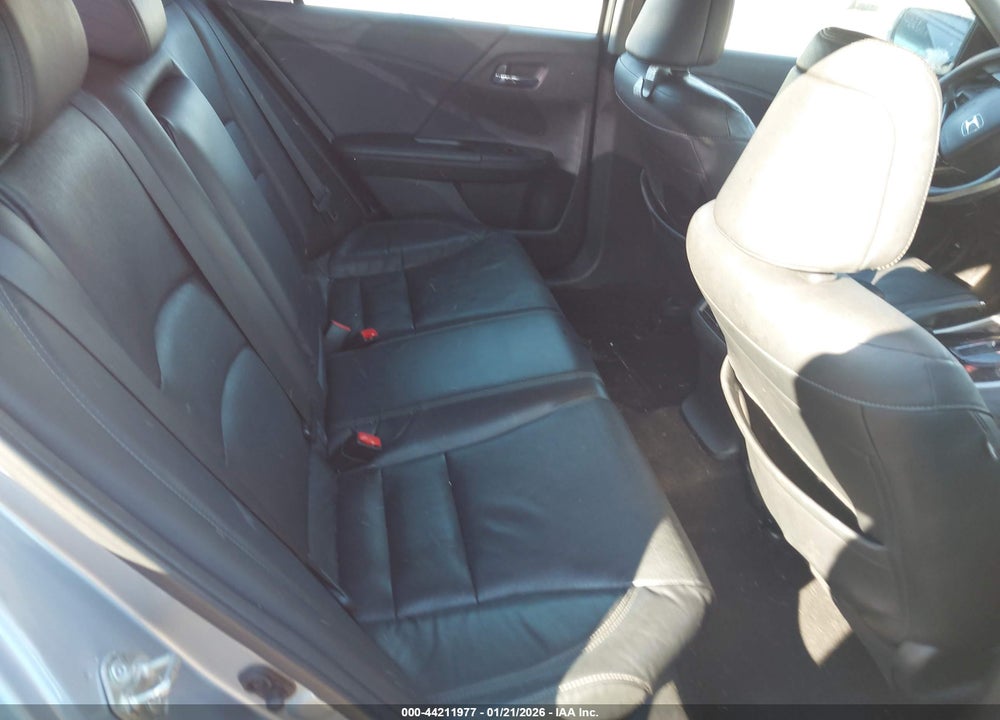 2017 HONDA ACCORD EX-L VIN: 1HGCR2F84HA027799