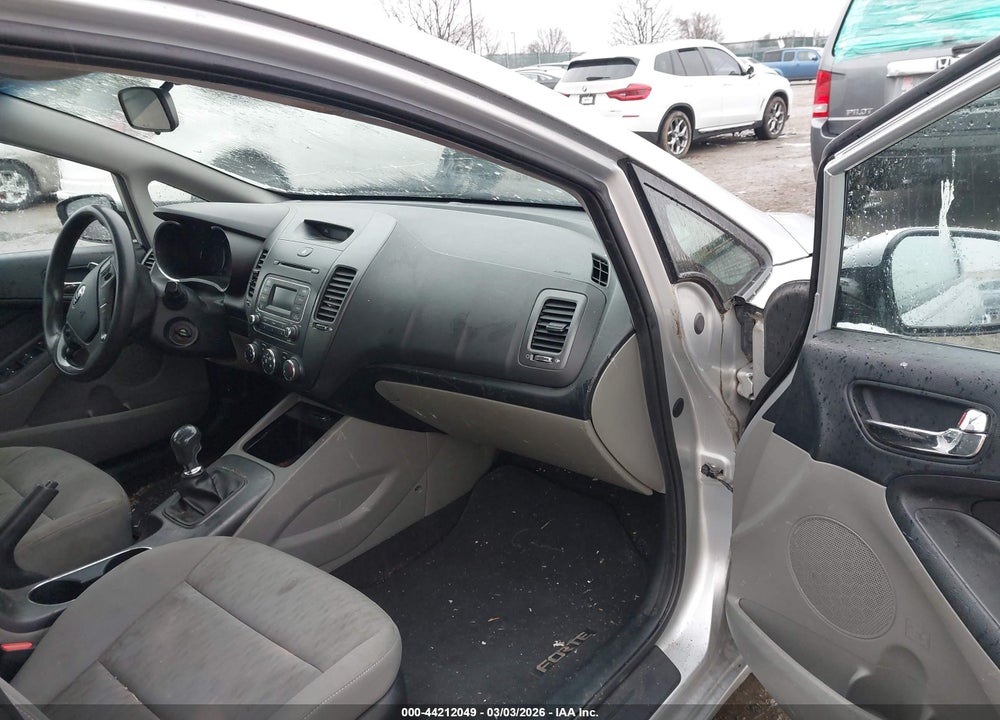 2015 KIA FORTE LX VIN: KNAFK4A62F5267776