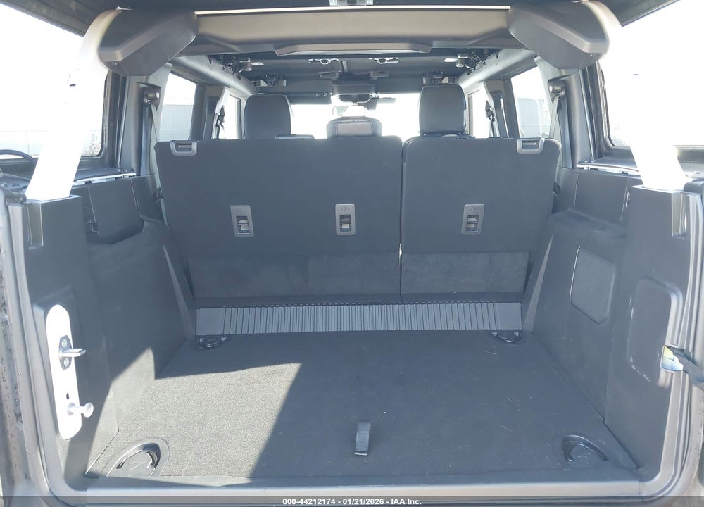 2025 FORD BRONCO OUTER BANKS VIN: 1FMDE8BH8SLA98552