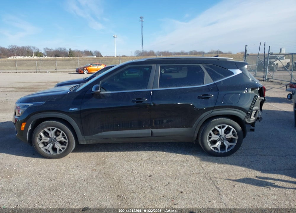 2021 KIA SELTOS EX VIN: KNDERCAA5M7169268