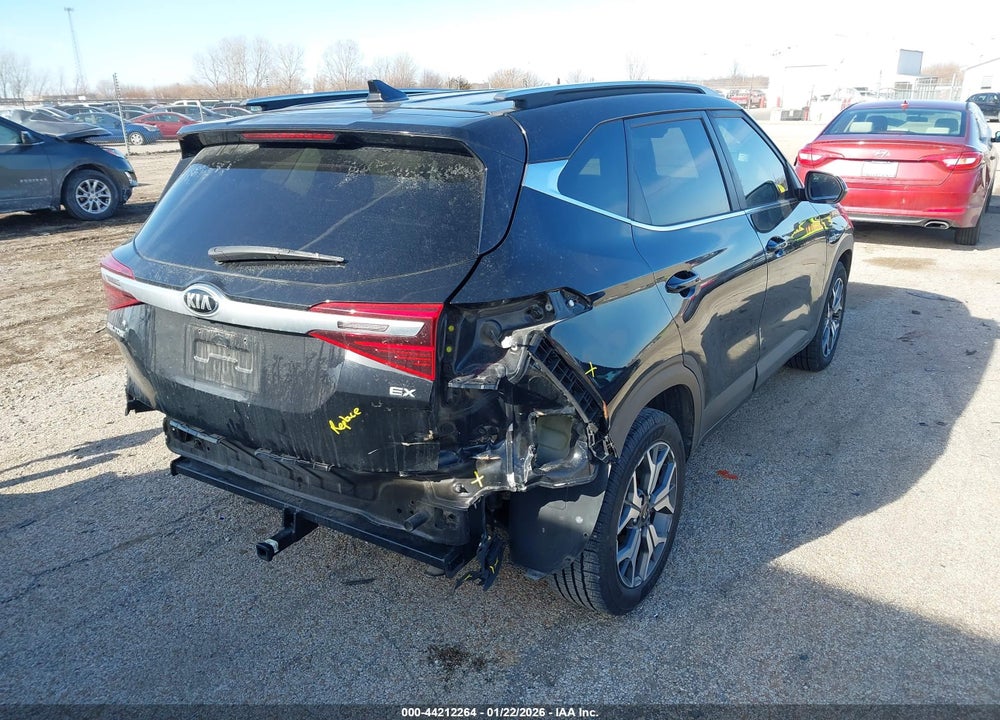 2021 KIA SELTOS EX VIN: KNDERCAA5M7169268