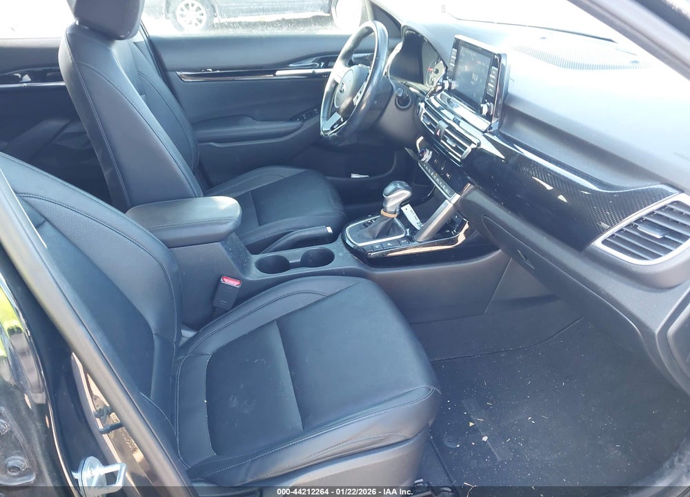 2021 KIA SELTOS EX VIN: KNDERCAA5M7169268