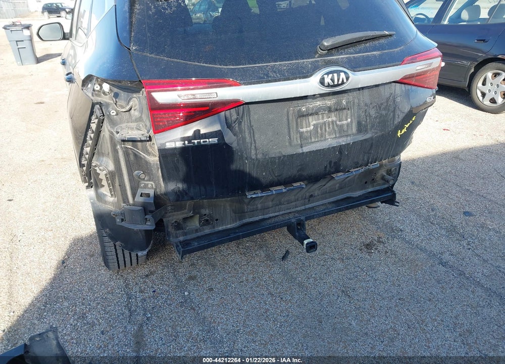 2021 KIA SELTOS EX VIN: KNDERCAA5M7169268