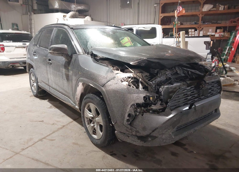 2020 TOYOTA RAV4 XLE VIN: 2T3W1RFV4LC041831