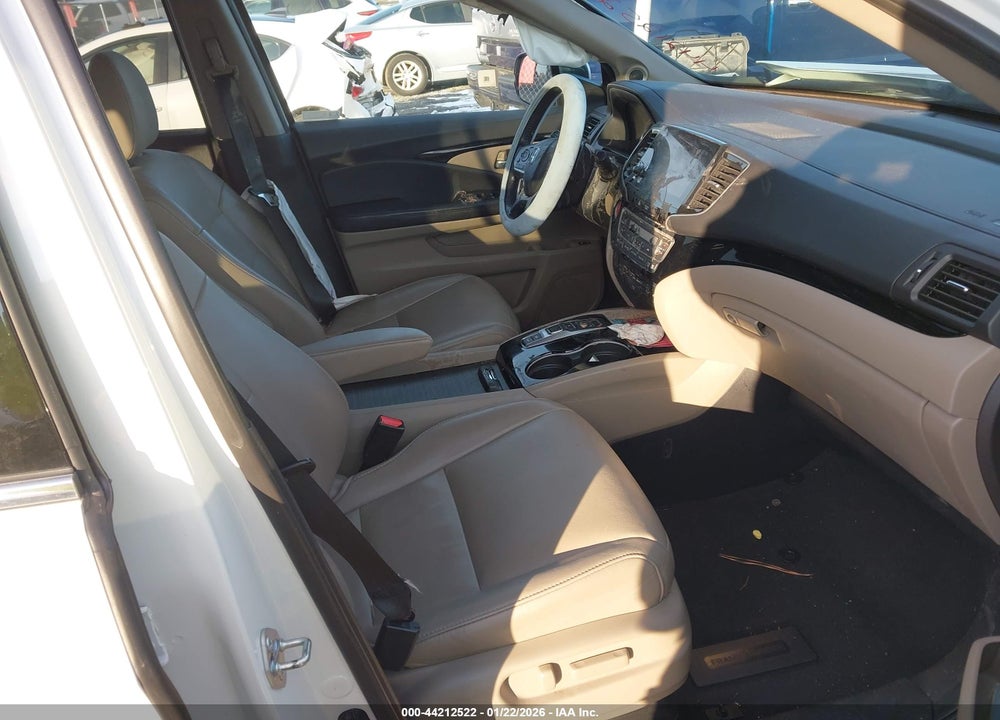 2019 HONDA PILOT TOURING VIN: 5FNYF6H98KB000839