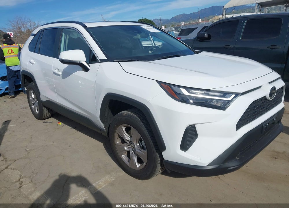 2025 TOYOTA RAV4 XLE VIN: 2T3W1RFV5SC359181
