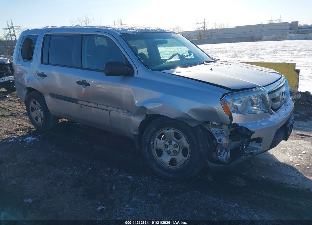 2011 HONDA PILOT LX VIN: 5FNYF4H25BB053800