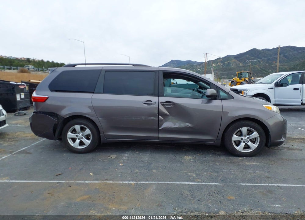 2016 TOYOTA SIENNA LE 8 PASSENGER VIN: 5TDKK3DC2GS720092