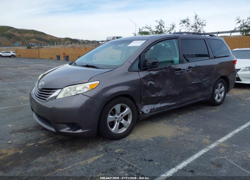 2016 TOYOTA SIENNA LE 8 PASSENGER VIN: 5TDKK3DC2GS720092
